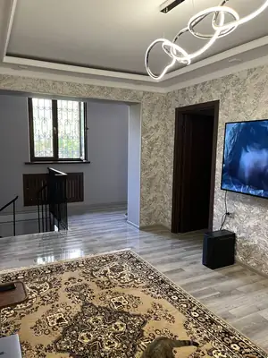 2-комнатная квартира − 53 м², 1/4 этаж
