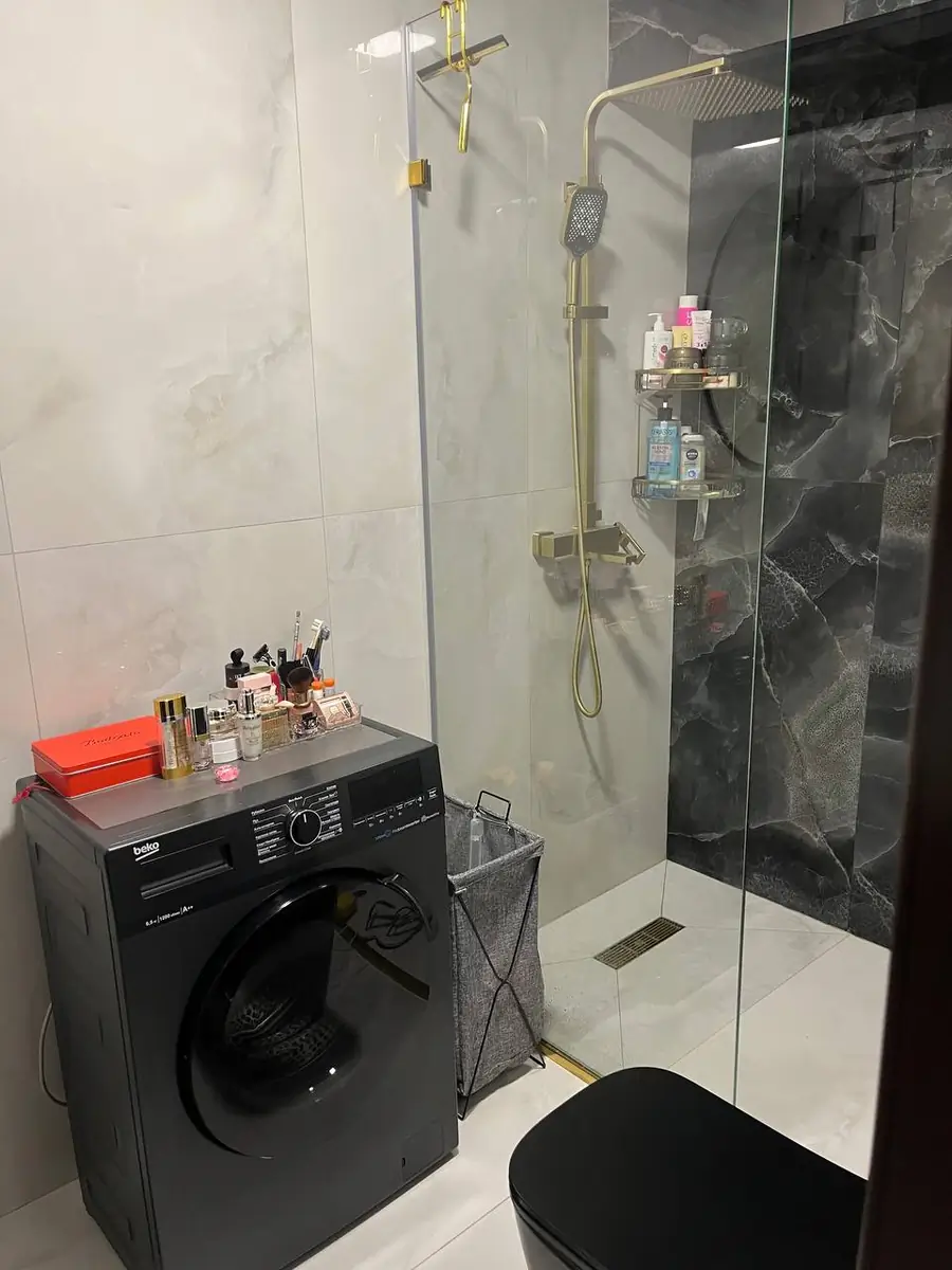 2 xonali kvartira sotiladi − 53 m²