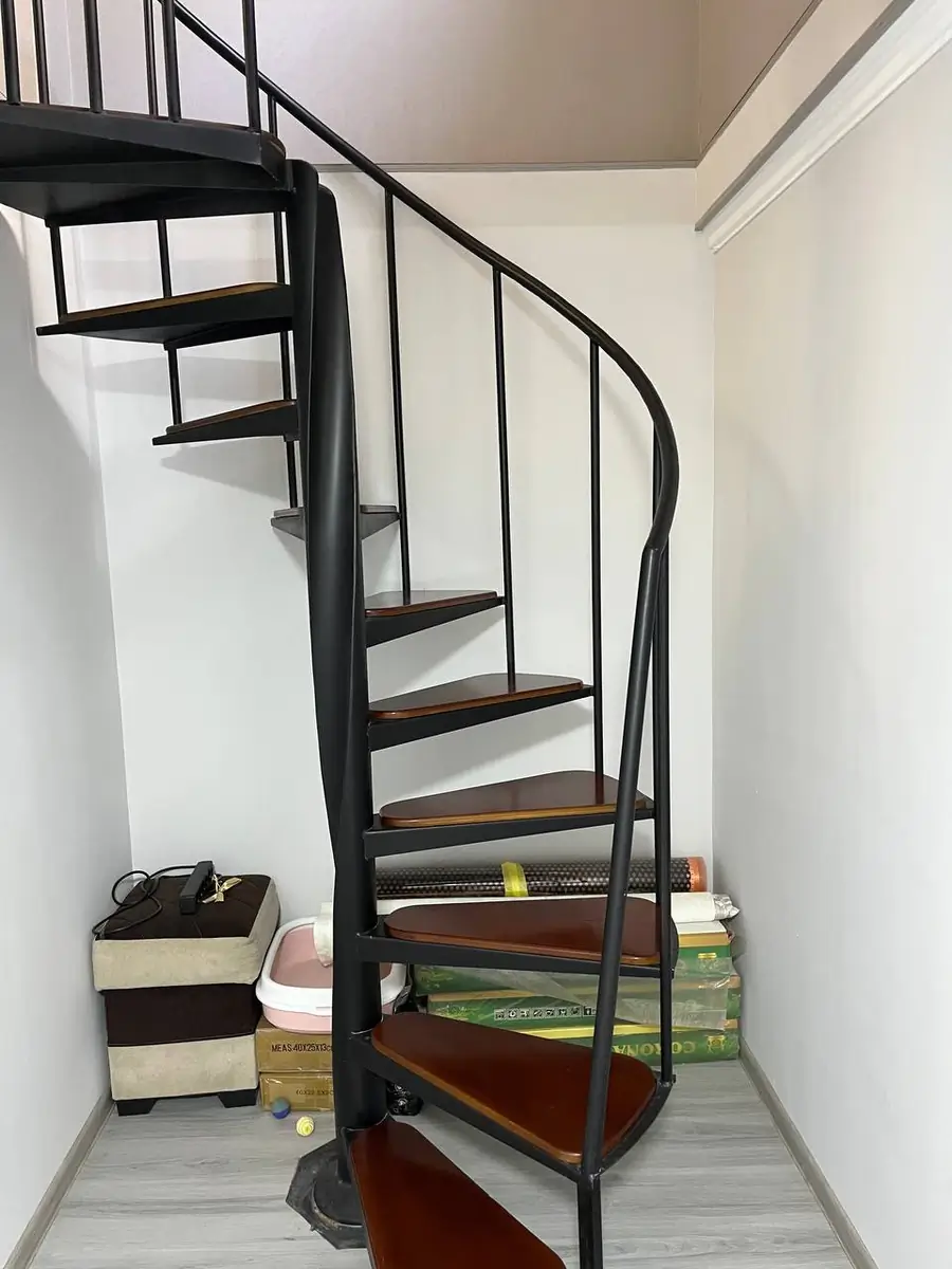 2 xonali kvartira sotiladi − 53 m²