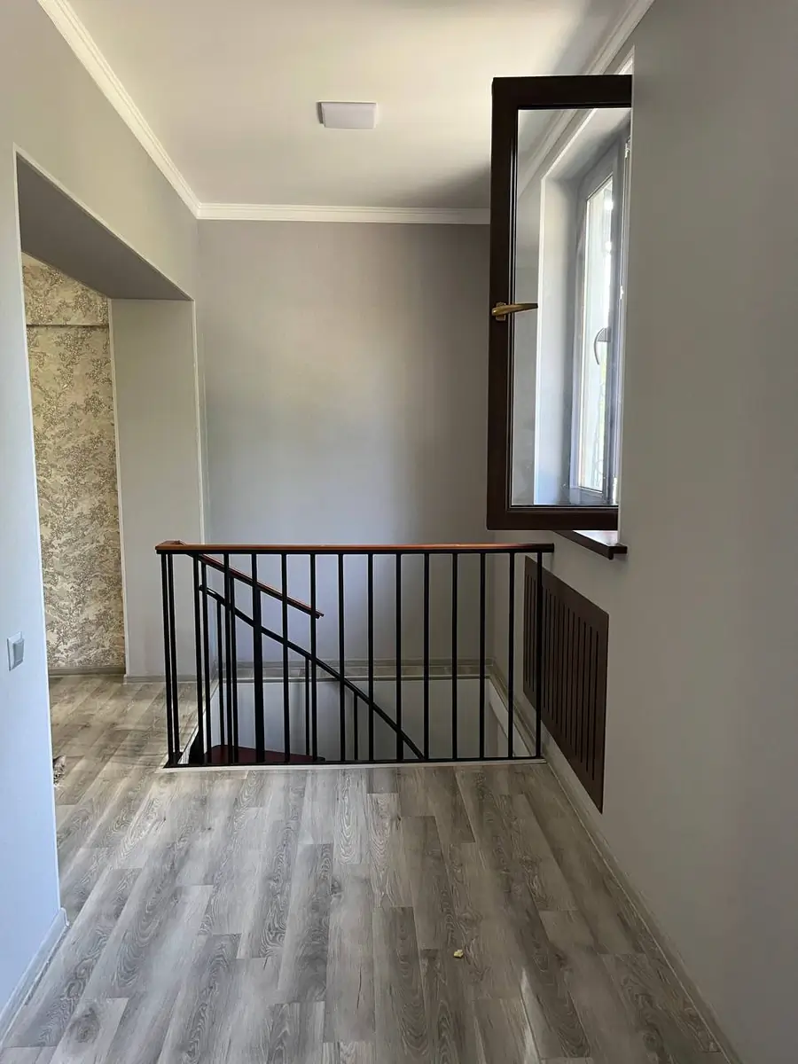 2 xonali kvartira sotiladi − 53 m²