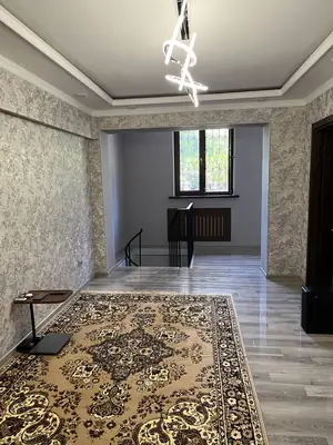 2-комнатная квартира − 53 м², 1/4 этаж