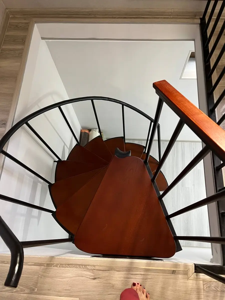 2 xonali kvartira sotiladi − 53 m²