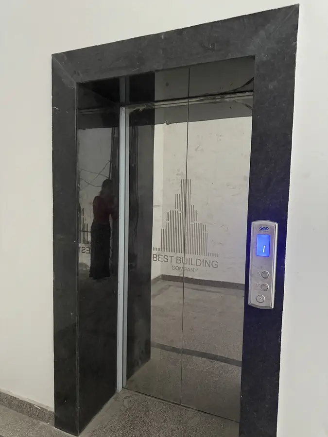 Продается 2-комнатная квартира − 65 м²