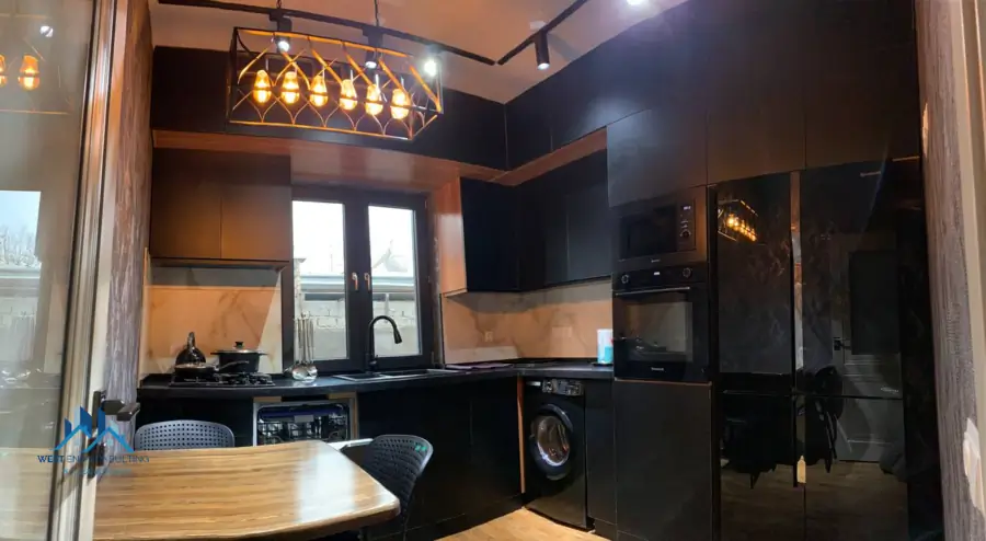 2 qavatli uy − 100 m², 3 sot. 