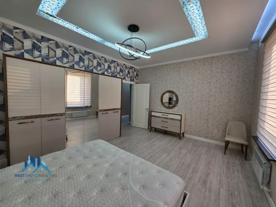 3 qavatli uy − 450 m², 4 sot. 