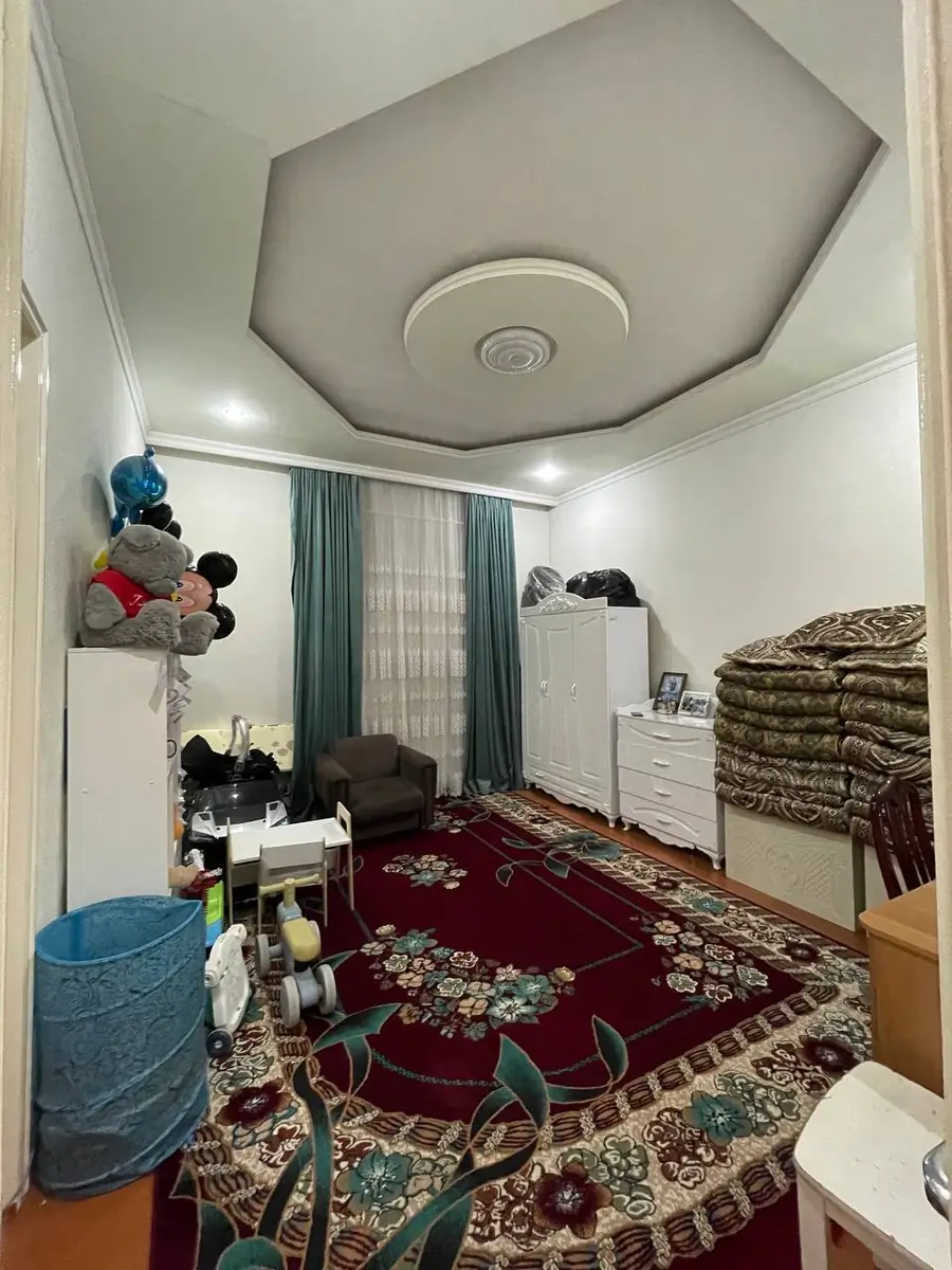 1 qavatli uy − 999 m², 7.3 sot. 