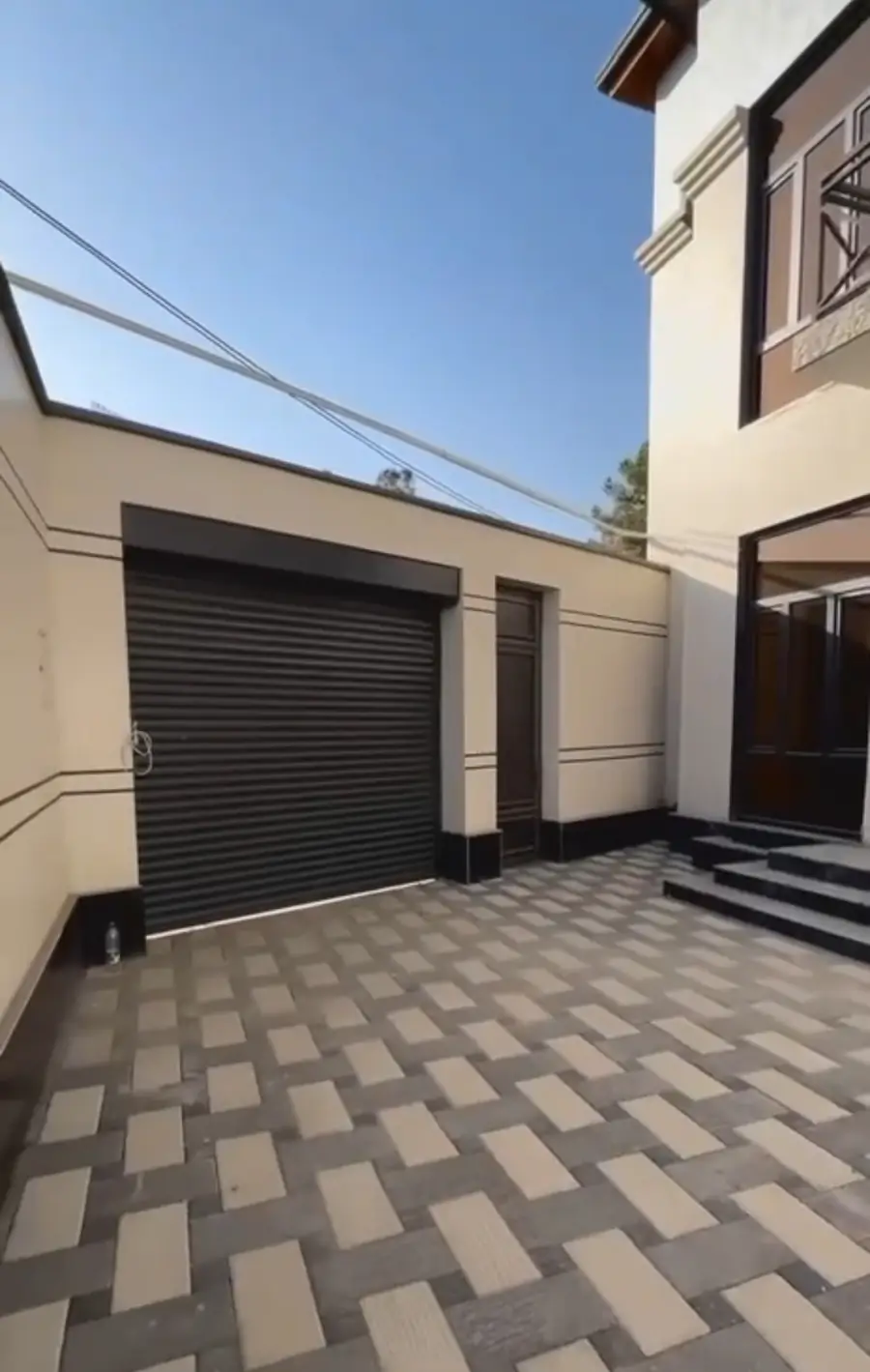 2-этажный дом − 200 м², 2 сот.