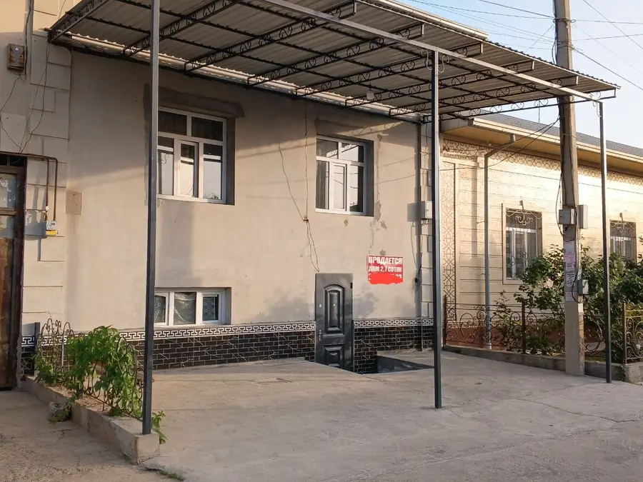 2-этажный дом − 2500 м², 2.5 сот.