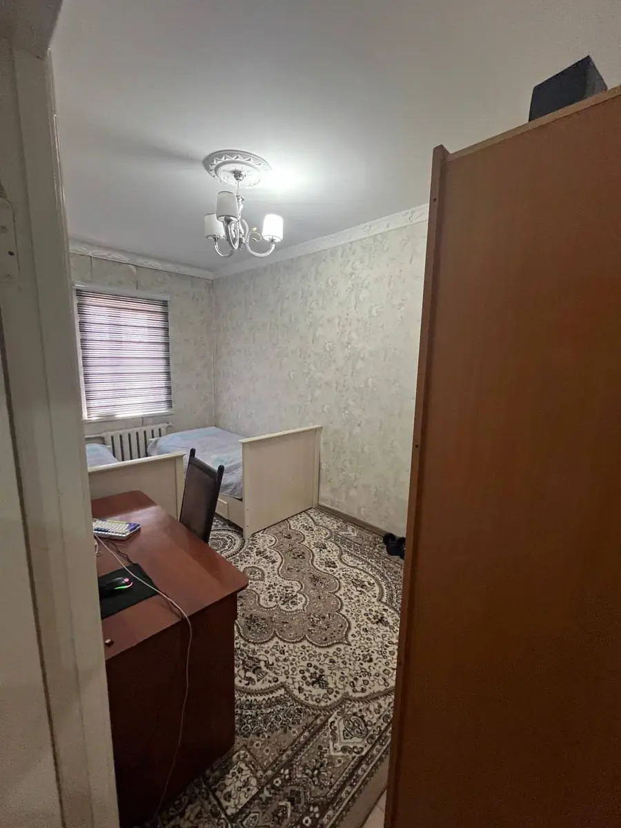 4 xonali kvartira sotiladi − 100 m²