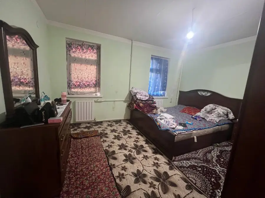 2-этажный дом − 220 м², 4 сот.