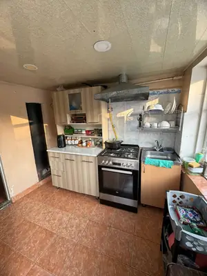 1-этажный дом − 1600 м², 16 сот.