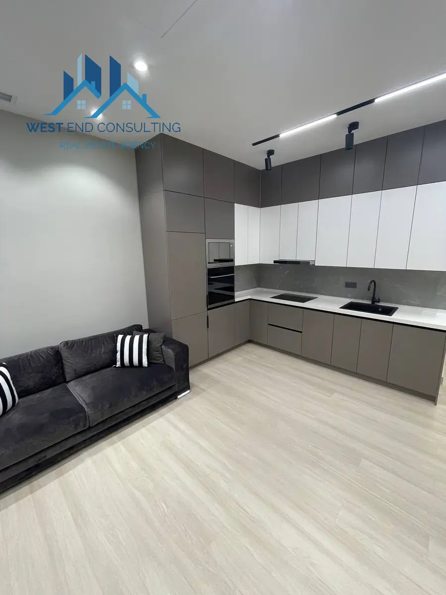 Сдается 2-комнатная квартира − 55 м²