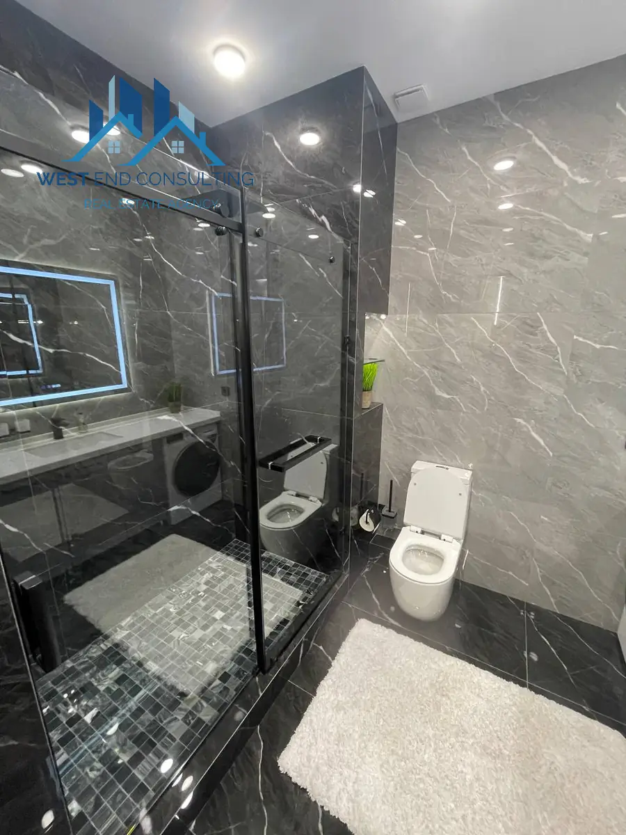 Сдается 2-комнатная квартира − 55 м²