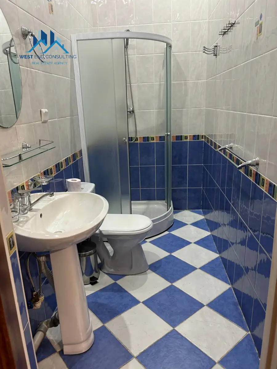 Ijaraga 2 qavatli uy − 240 m²