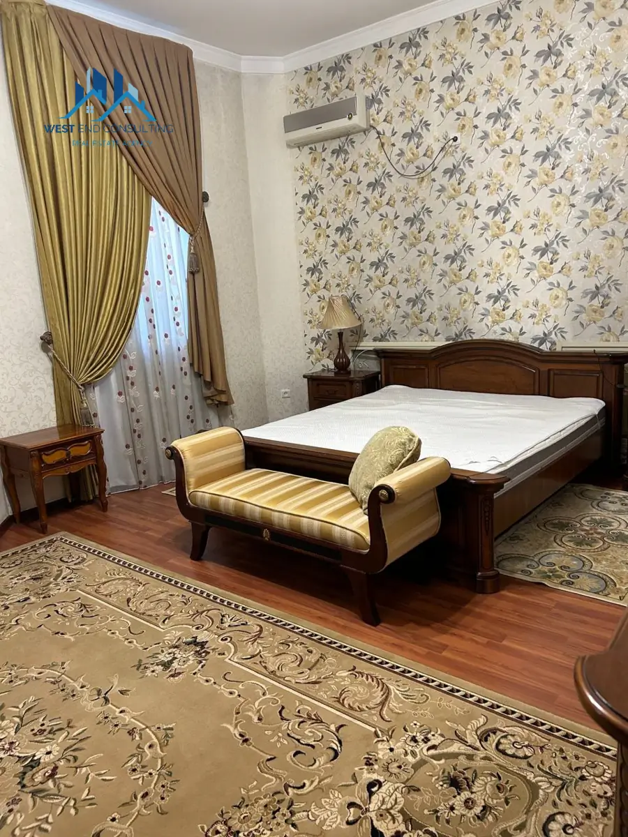 Ijaraga 2 qavatli uy − 240 m²