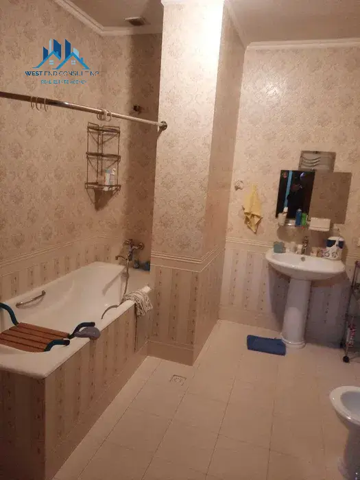 Ijaraga 2 qavatli uy − 600 m²