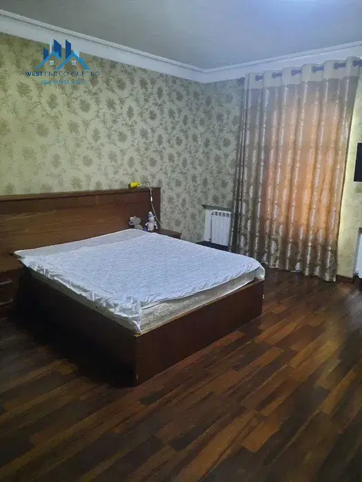 2 qavatli uy − 600 m², 5 sot. 