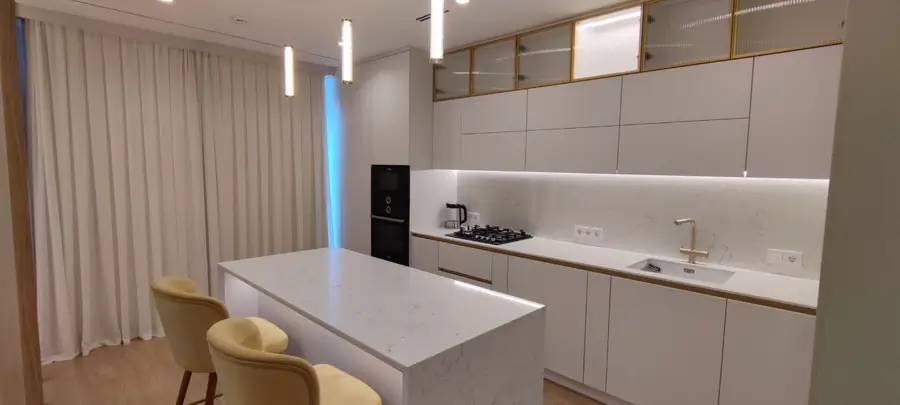 4 xonali kvartira − 142 m², 4/16 qavat