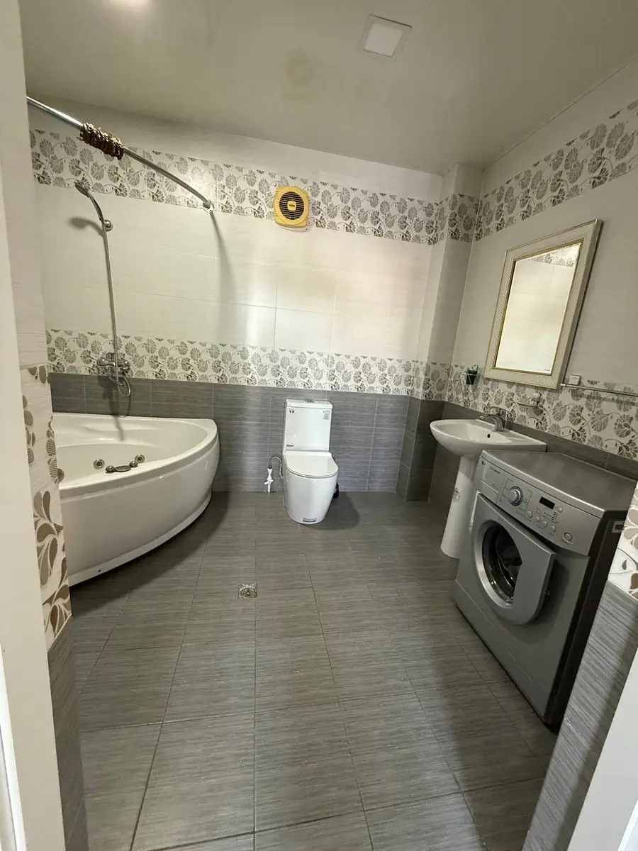 Ijaraga 3 xonali kvartira − 100 m²