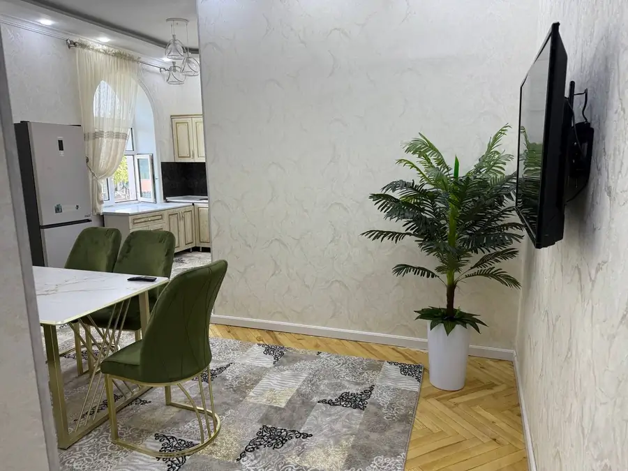 3 xonali kvartira − 100 m², 3/3 qavat