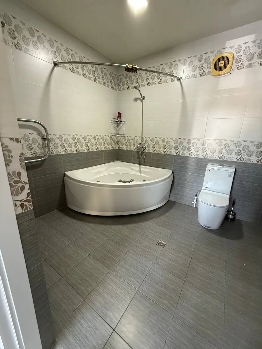 Ijaraga 3 xonali kvartira − 100 m²