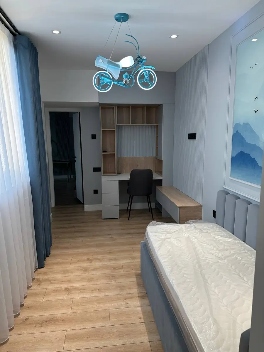 Сдается 4-комнатная квартира − 89 м²