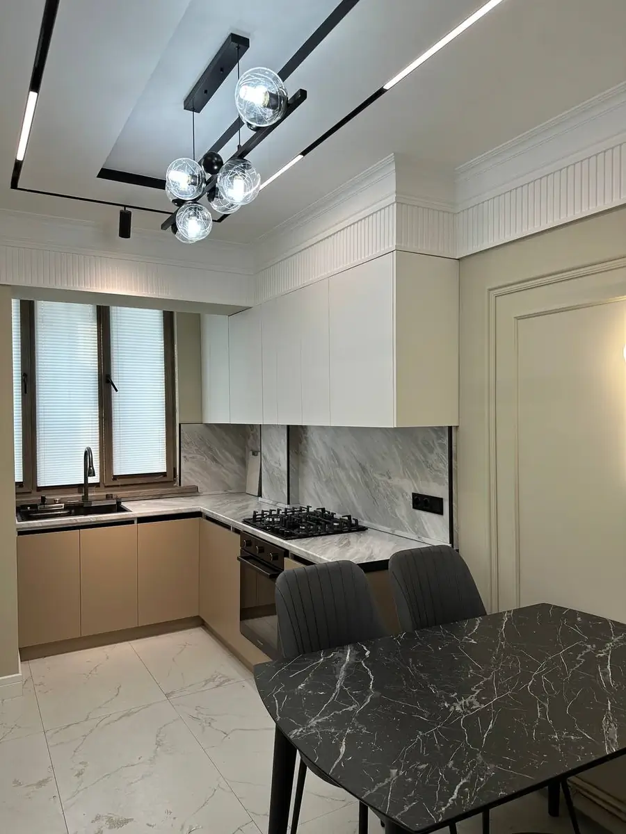 Сдается 4-комнатная квартира − 89 м²