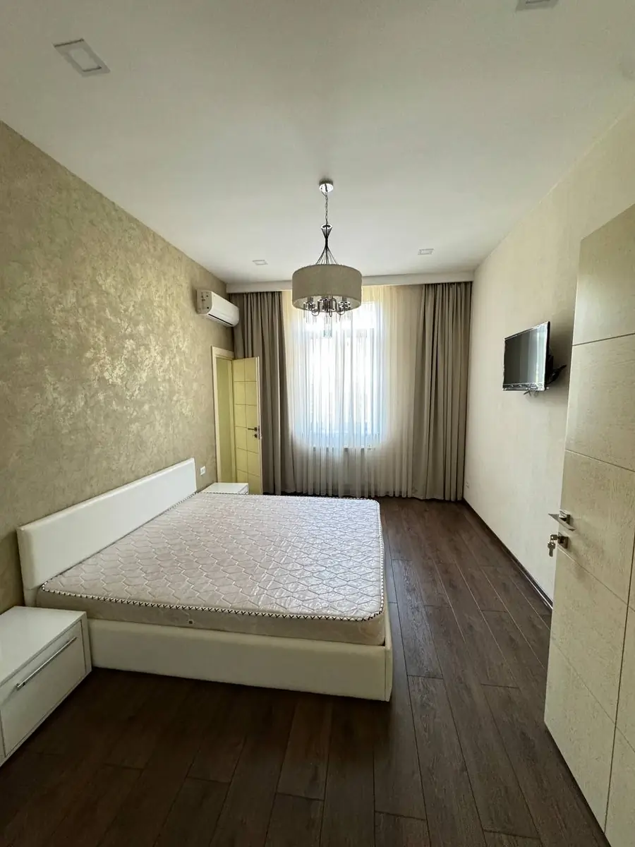 3 xonali kvartira − 125 m², 2/4 qavat