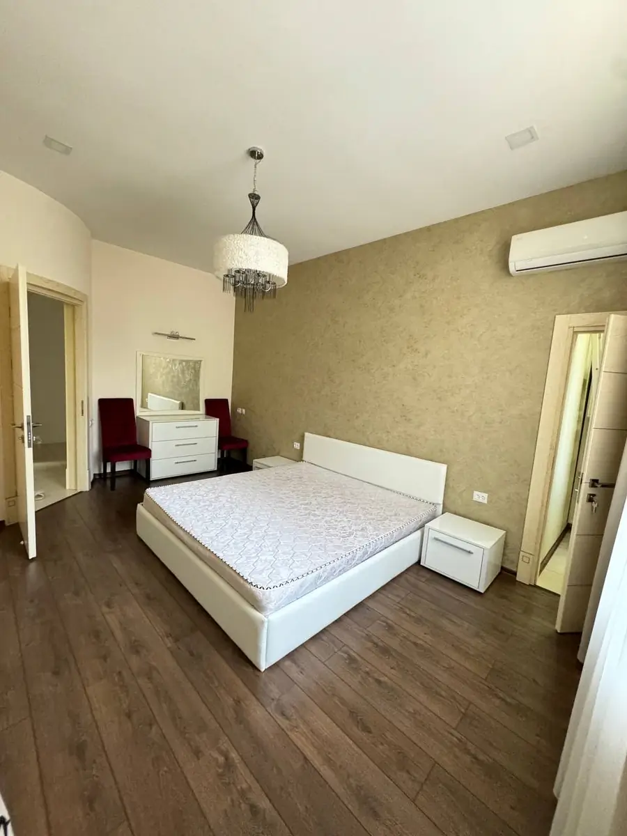 3 xonali kvartira − 125 m², 2/4 qavat