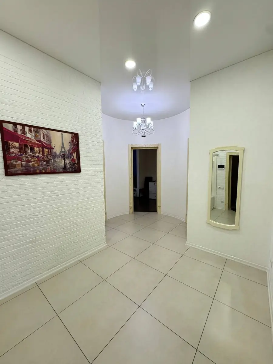 Ijaraga 3 xonali kvartira − 125 m²