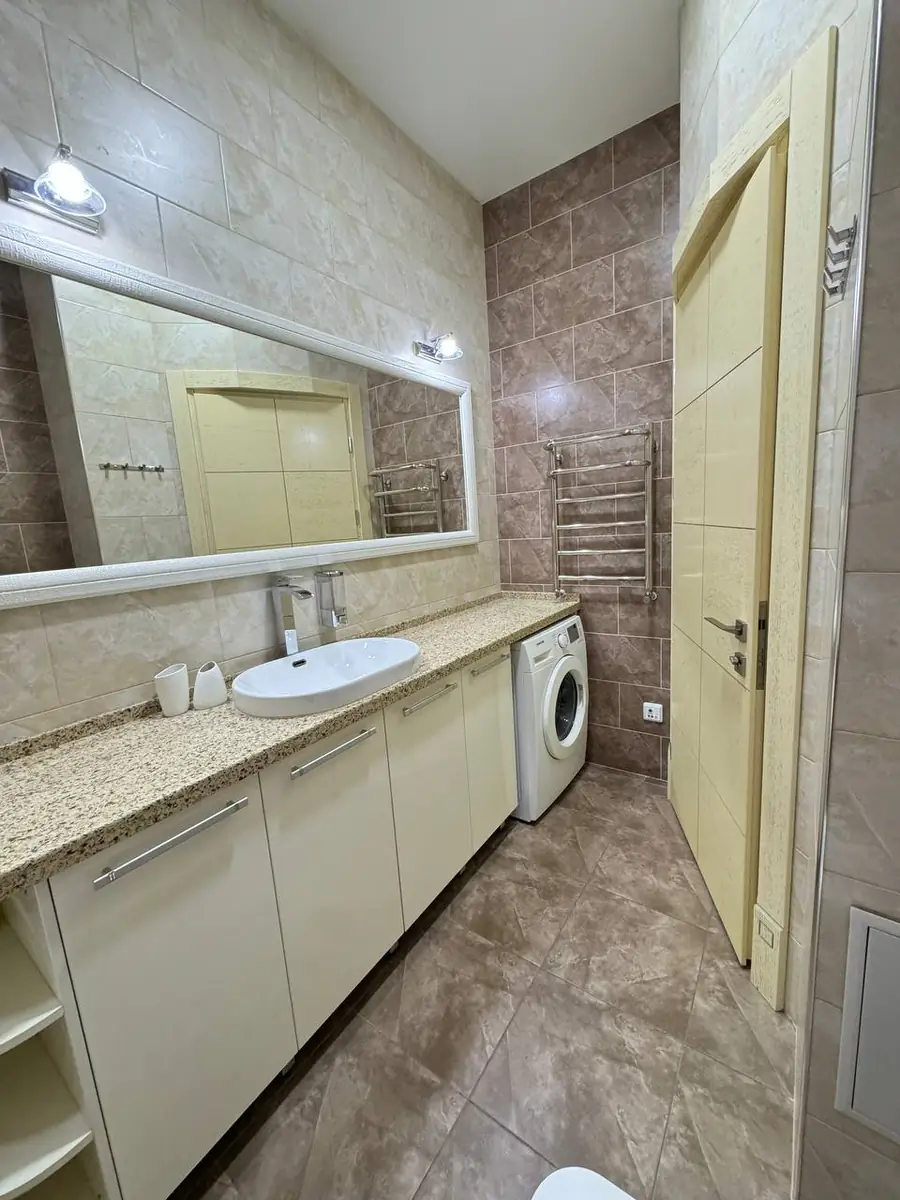 Ijaraga 3 xonali kvartira − 125 m²