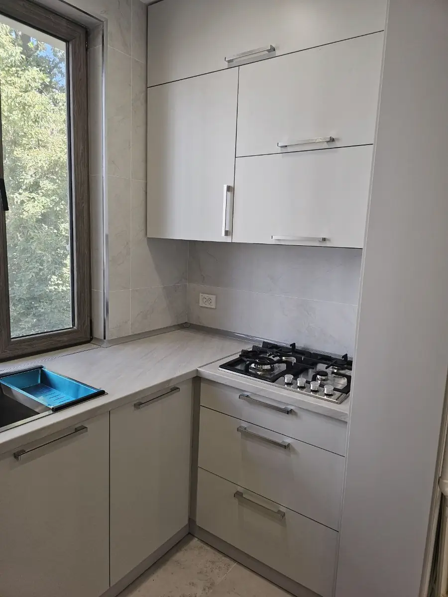 Сдается 3-комнатная квартира − 50 м²