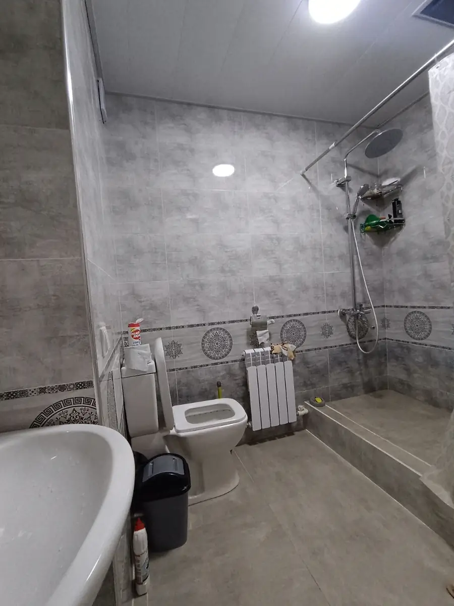 Продается 3-комнатная квартира − 76 м²