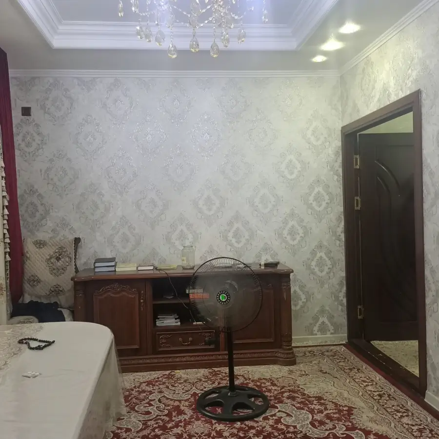 2 xonali kvartira sotiladi − 52 m²