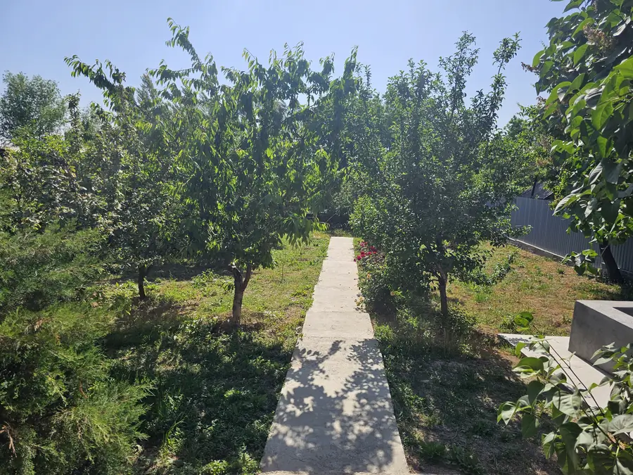 2 qavatli uy − 45 m², 6 sot.