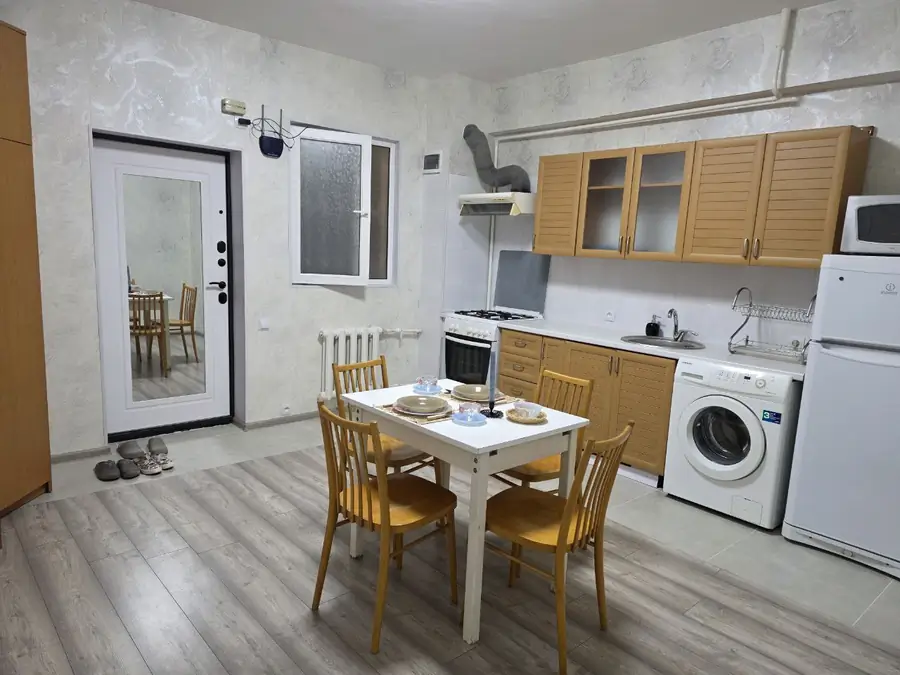 Ijaraga 2 xonali kvartira − 75 m²