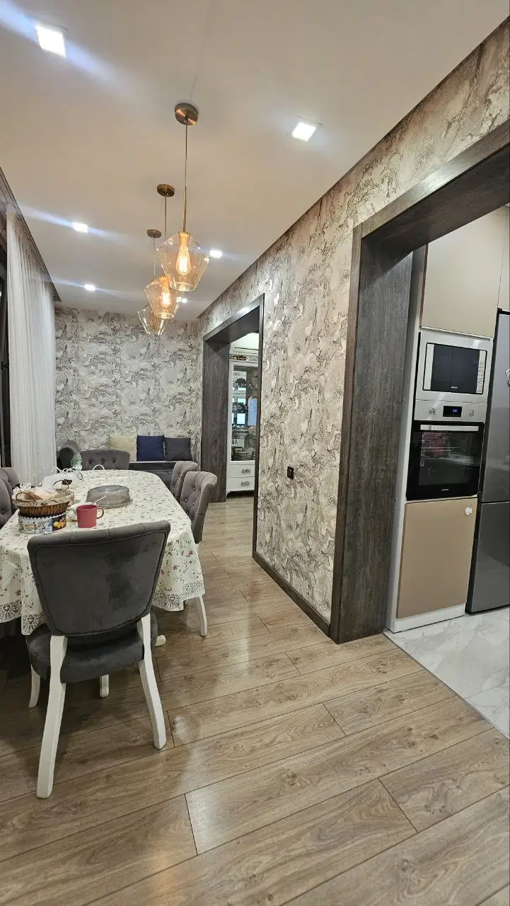 Продается 2-комнатная квартира − 60.5 м²