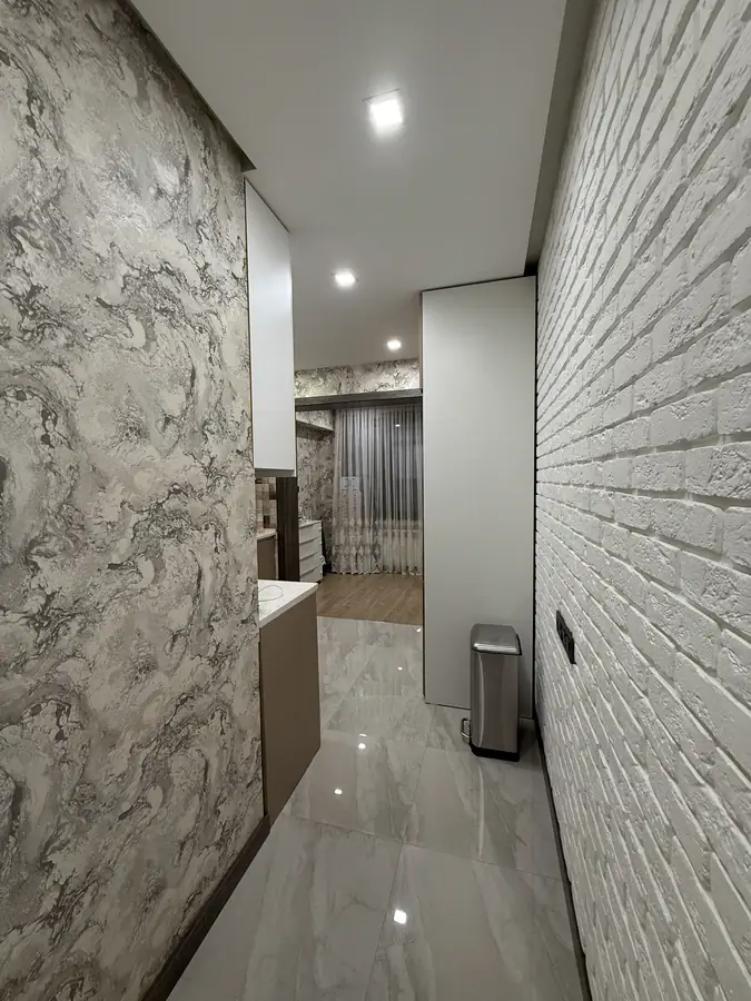 2-комнатная квартира − 60.5 м², 2/5 этаж