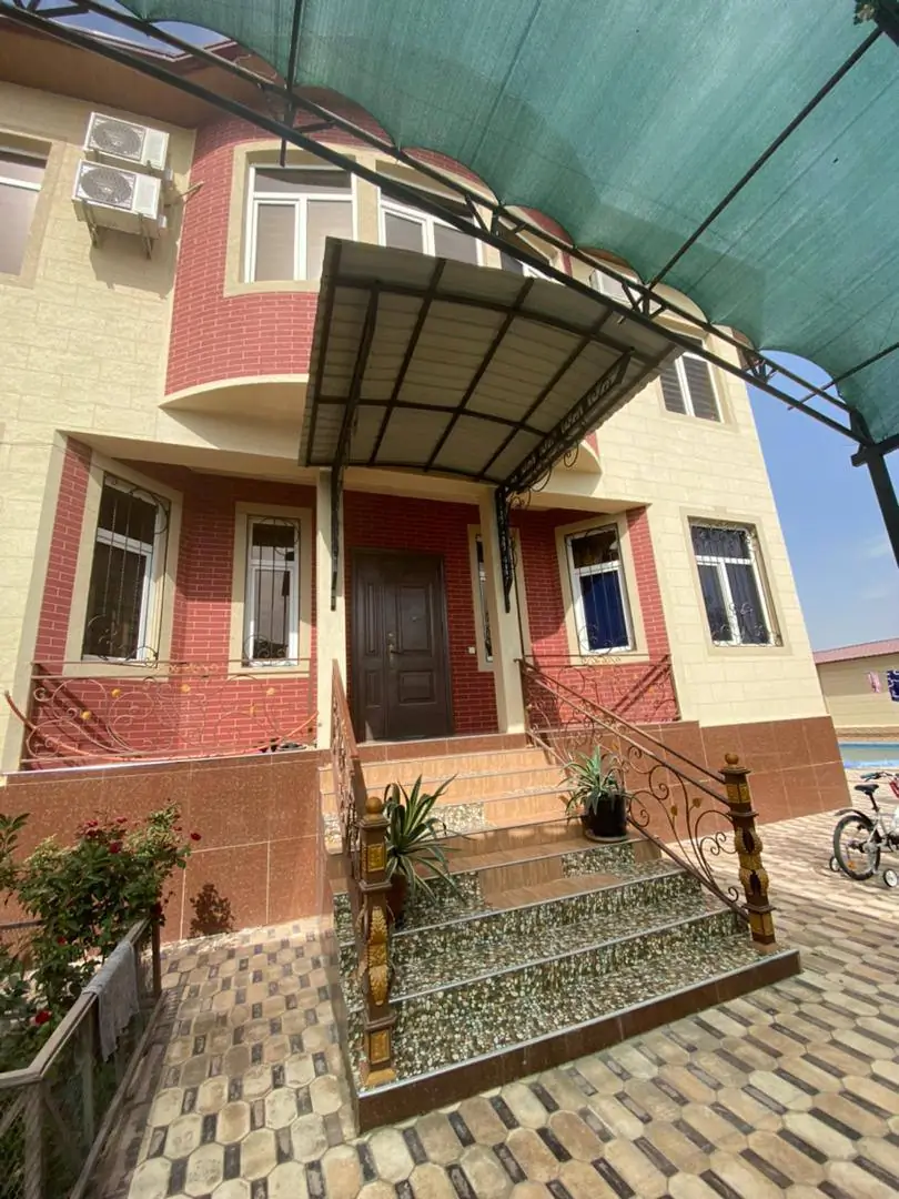 3 qavatli uy − 265 m², 6 sot.