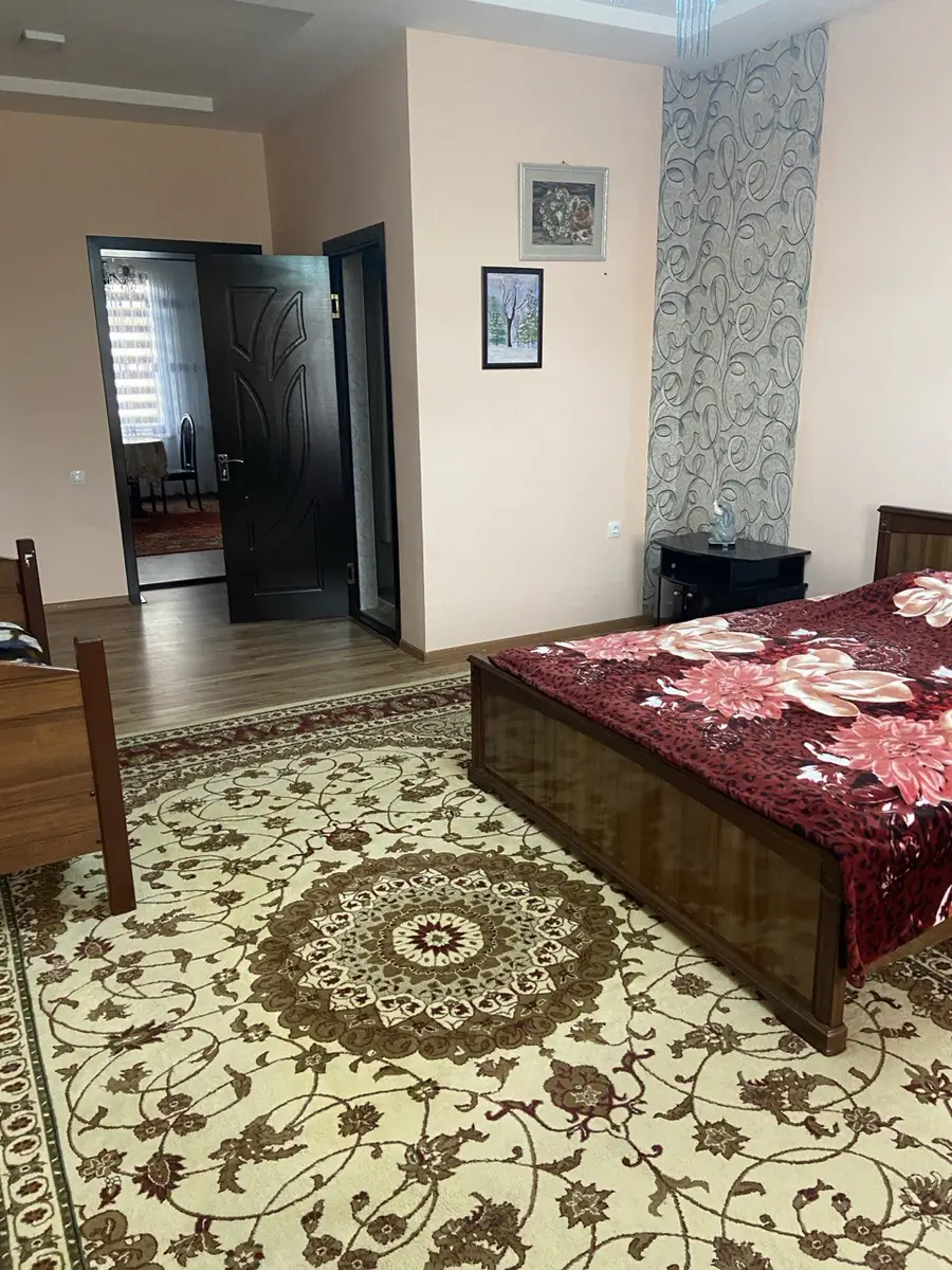 3 qavatli uy sotiladi − 265 m²