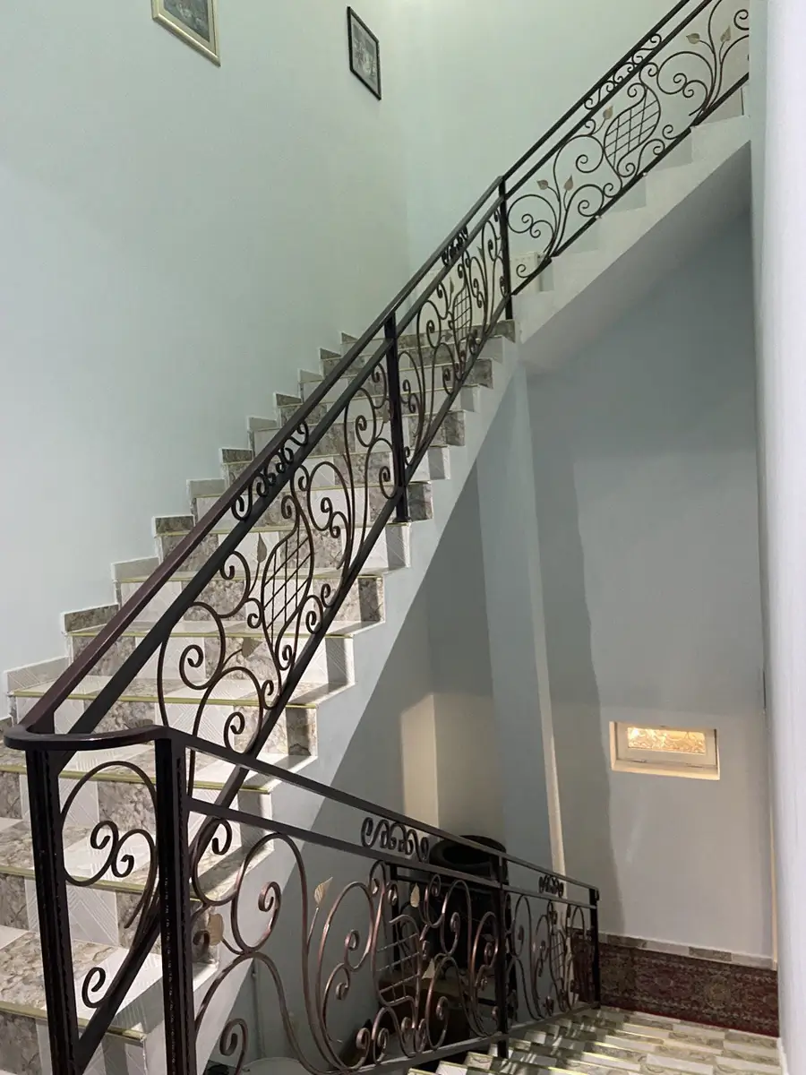 3 qavatli uy sotiladi − 265 m²