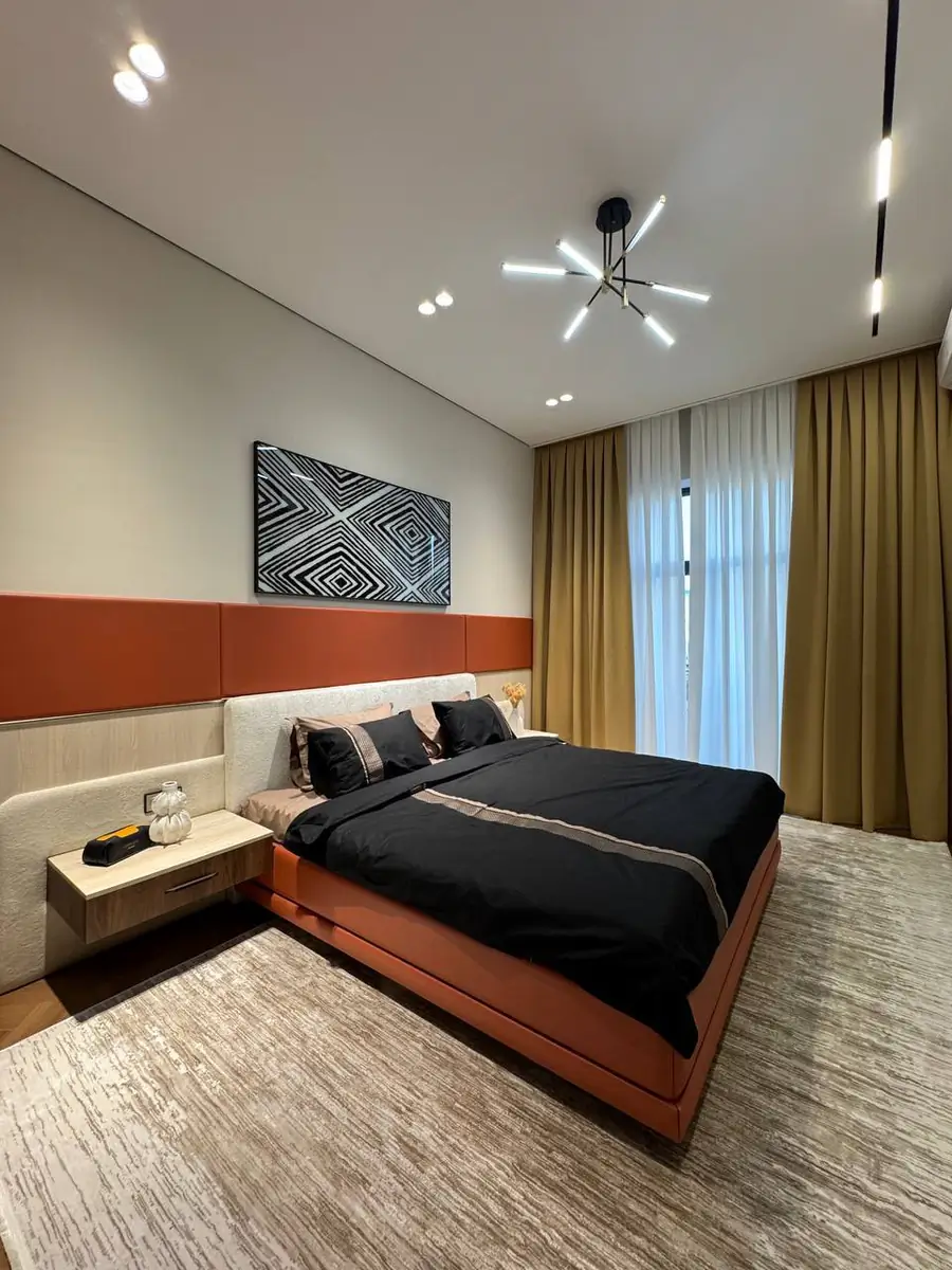 4 xonali kvartira − 130 m², 6/10 qavat