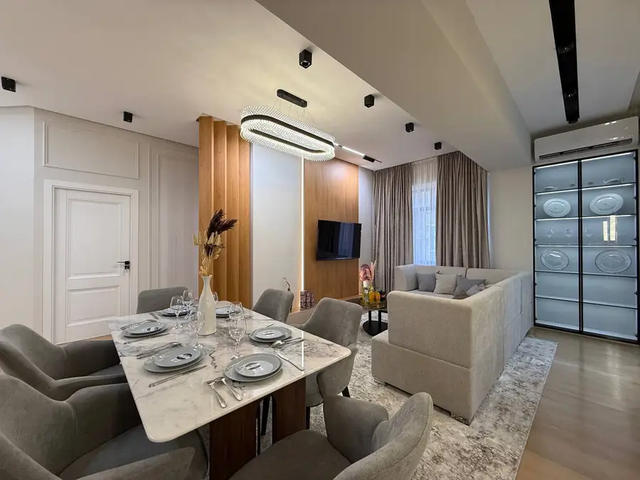 3 xonali kvartira − 130 m², 8/8 qavat