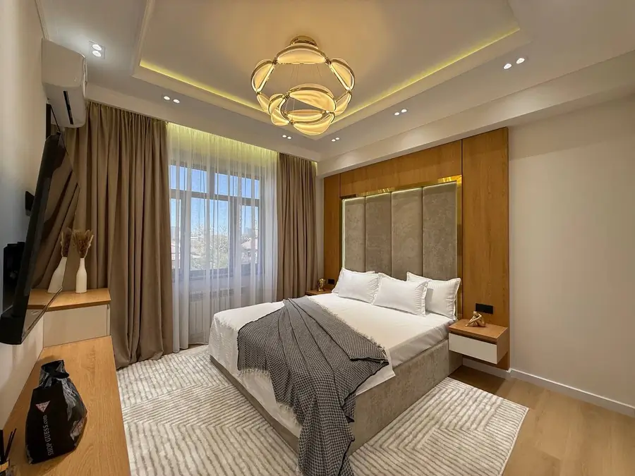 3 xonali kvartira − 130 m², 8/8 qavat