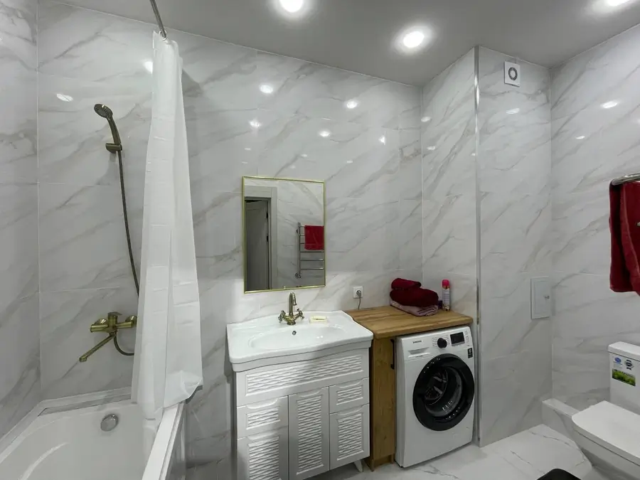 Продается 2-комнатная квартира − 70 м²