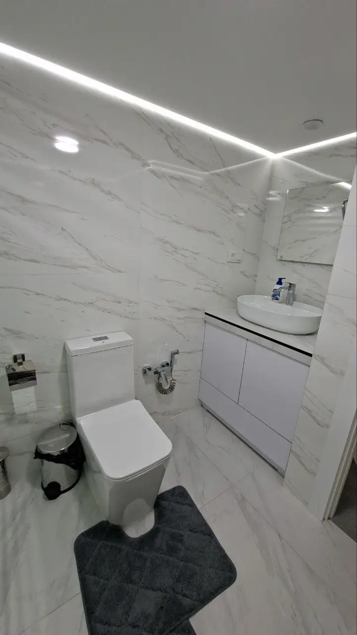 1 xonali kvartira sotiladi − 42 m²