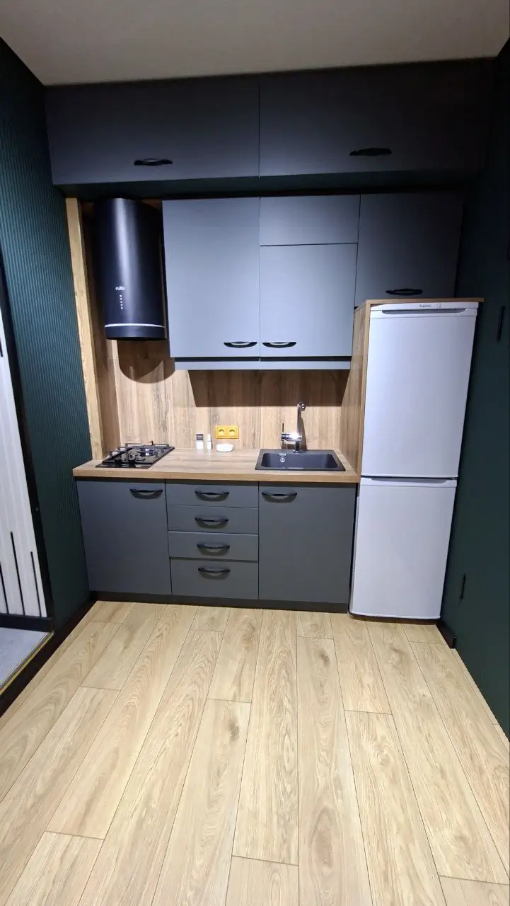 1 xonali kvartira sotiladi − 42 m²