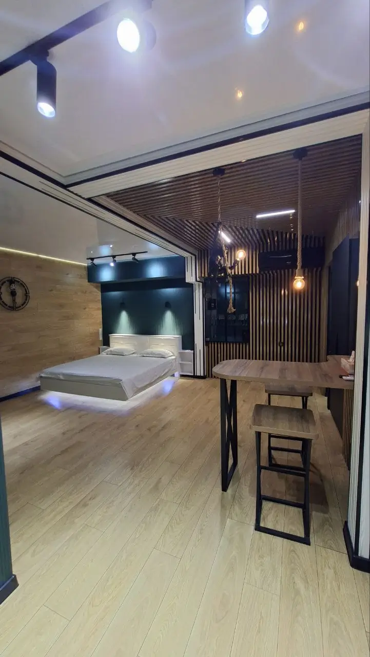 1 xonali kvartira sotiladi − 42 m²