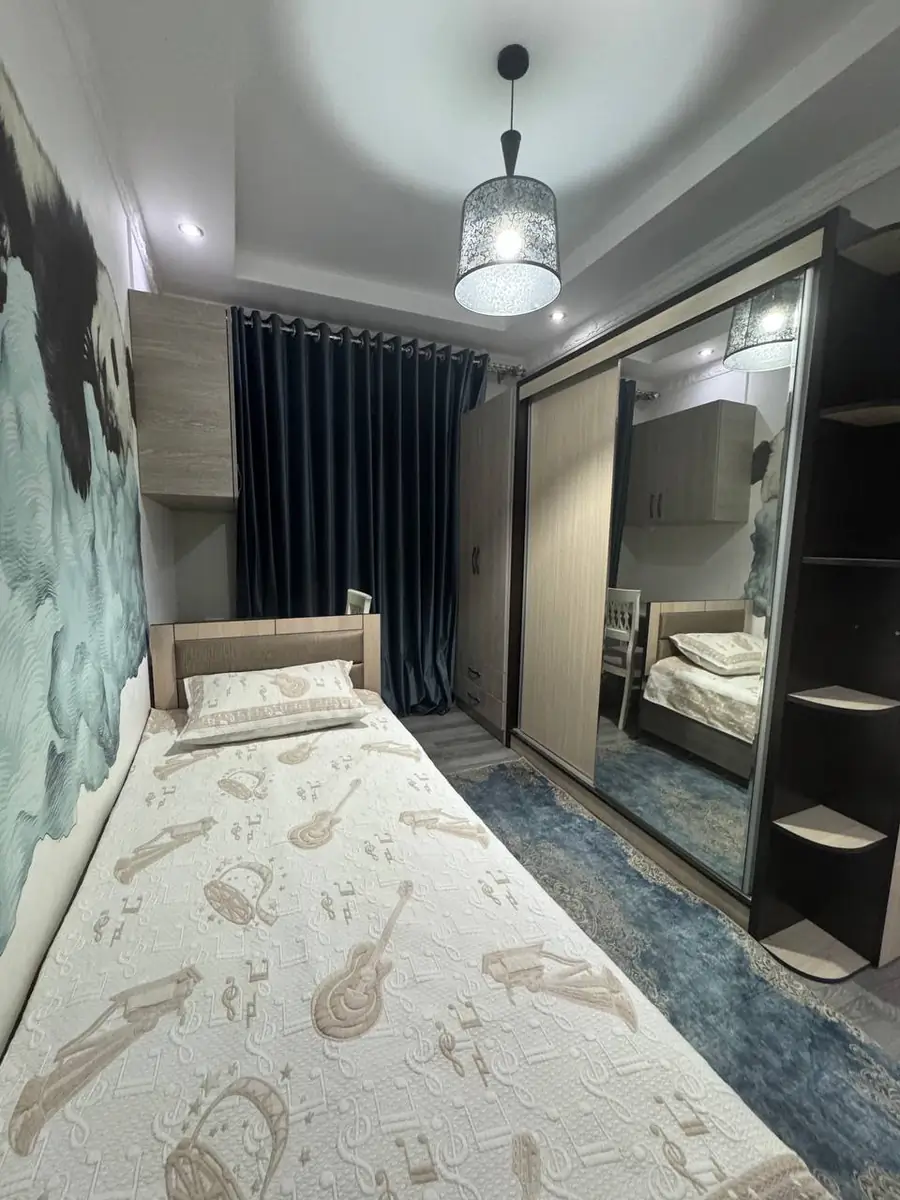 3 xonali kvartira sotiladi − 70 m²