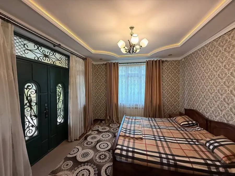 2 qavatli uy sotiladi − 180 m²